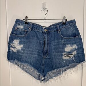 Garage Women’s Medium Blue Wash Distressed Denim Jean Shorts Size 13
